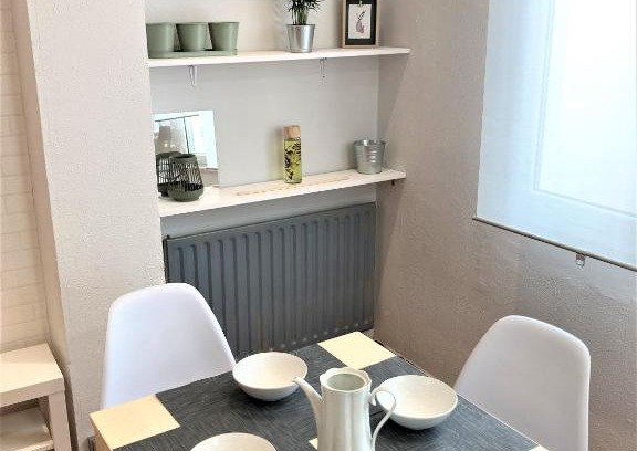 Las Campas y San Claudio Apartamento | Tranquilidad y cercanía. WIFI. Parking incluido!