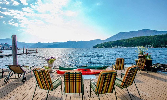 Bayview Casa | 'Tranquility' Float House on Lk Pend Oreille