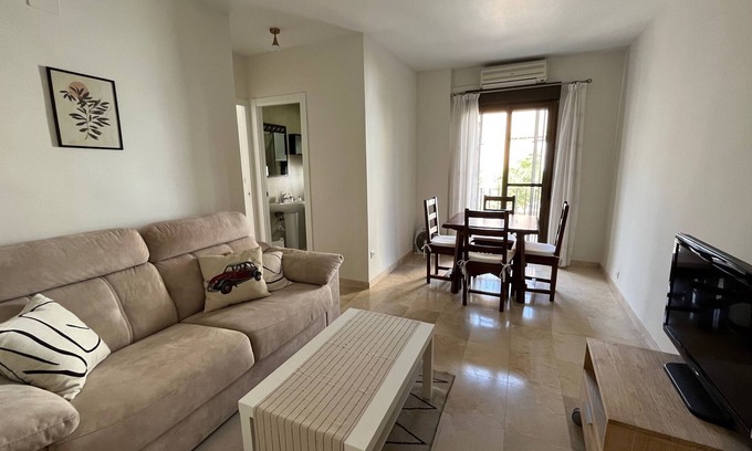 Santa Marina Apartamento | Tranquilo apartamento junto al Palacio de Viana y Santa Marina