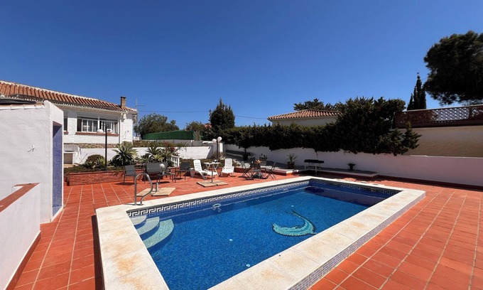 Torrox Costa Chalet De Esquí | Tranquilo y Acogedor Chalet en Torrox Costa