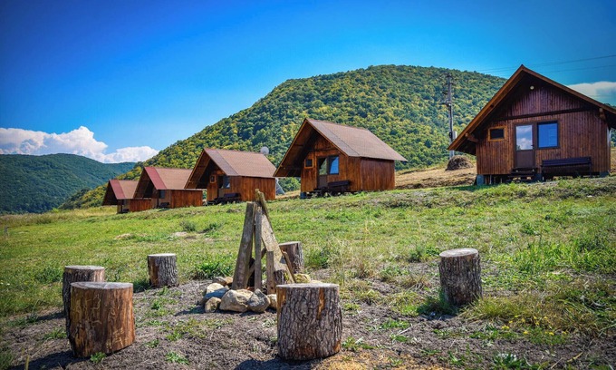 Balsa Casa | Transylvanian Hideaway with Hot Tub, Bonfire, and Pure Air
