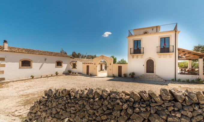 Avola Otro | TRAPPETO DEL LAGO CON VISTAS AL MAR, PISCINA Y WI-FI -