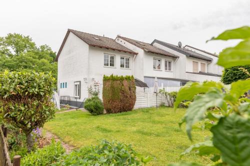 Dreieich Casa | Traumhaftes Ferienhaus mit zwei Einheiten für bis zu 10 Personen