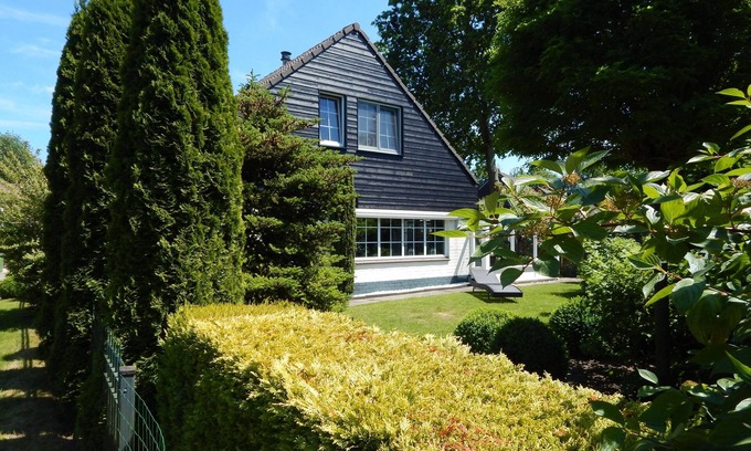 Bruinisse Casa | Traumhaftes freistehendes Ferienhaus, an der See, Strand, Yachthafen, W-Lan