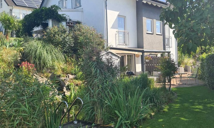 Oberzissen Apartamento | Traumhaftes und Entspanntes Wohnen am Gartenteich