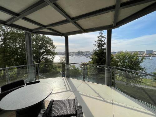 Gehlsdorf Apartamento | Traumwohnung mit Stadthafen-Panorama! Zwei Schlafzimmer, Parkplatz