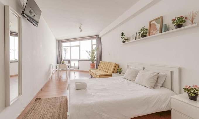 Centro / Baixa Apartamento | Travel & Live Aliados Apartment