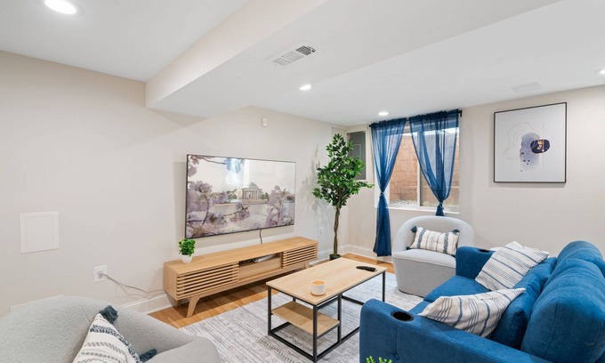 Seminary Hill Casa | Traveler's Dream Old Town Alexandria Home
