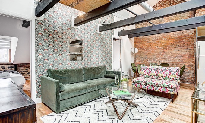 Latin Quarter Apartamento | Traveler's Gem Downtown 3BR-2BA| Walk Everywhere |