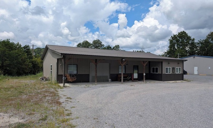Windsor Cabina | Rose of Sharron Cottage