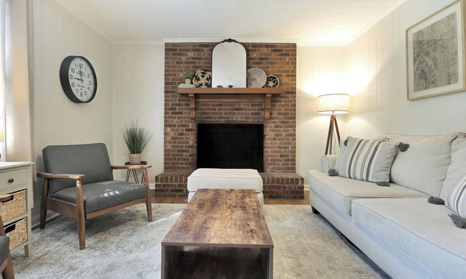 Travelers Rest Cabaña | Travelers Rest Cottage near Swamp Rabbit Trail