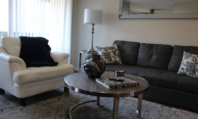 Westlake Village Apartamento | Traveling professionals love it here!
