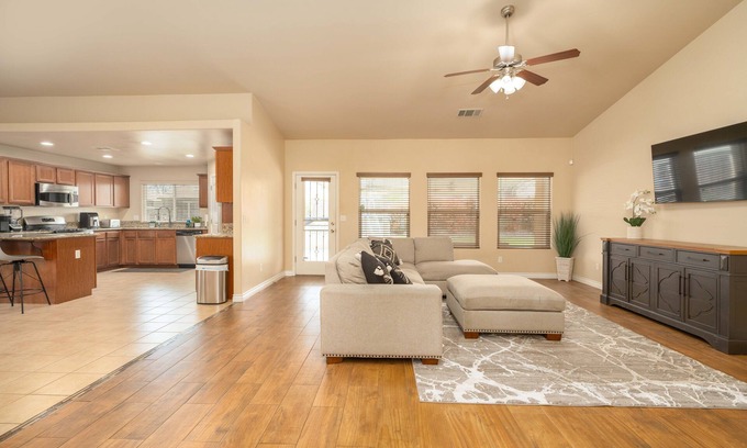 Pumpkin Center Casa | Traveling Professionals