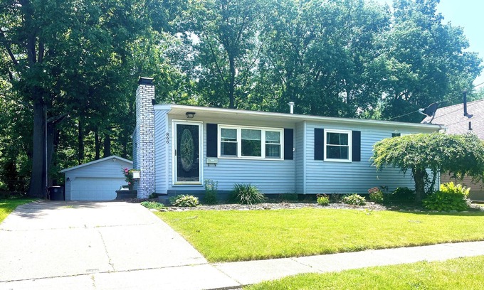 Akron Casa | Traveling professionals Paradise towpath cottage