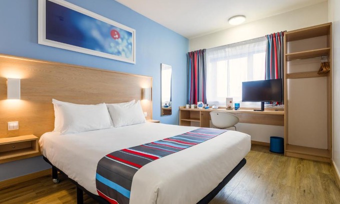 L'Hospitalet de Llobregat Hotel | Travelodge Barcelona Fira