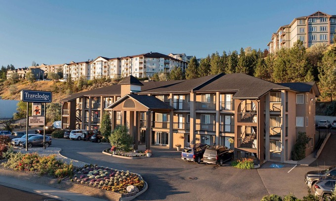 Kamloops Hotel | Travelodge by Wyndham Kamloops Mountview