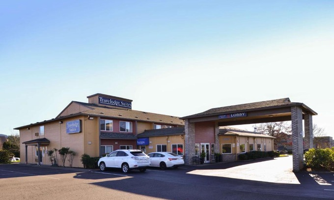 Newberg Hotel | Travelodge by Wyndham, Newberg