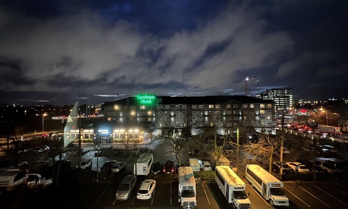 Richmond Hotel | Travelodge by Wyndham Vancouver Airport