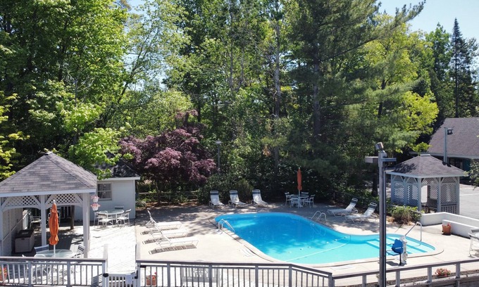 Traverse City Hotel | Traverse Bay Inn