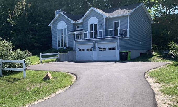 Traverse City Casa | Traverse City Bay - Private Frontage on Lakefront