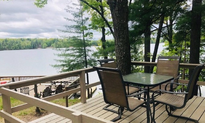 Mayfield Cabina | Windjammer Resort Cabin # 4 Traverse City Waterfront Spider Lake