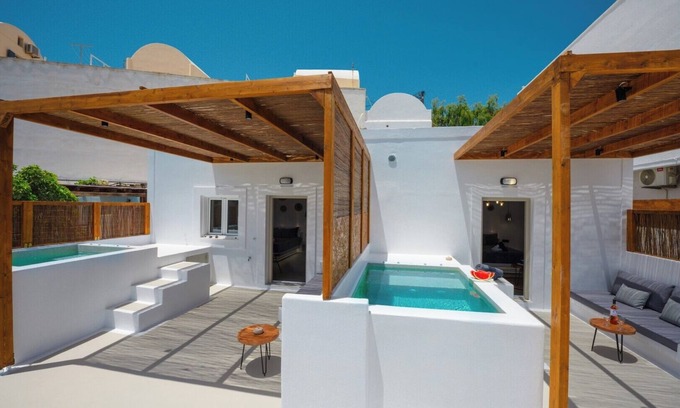 Fira Hotel | Tre Fiori - The Retreat Suites