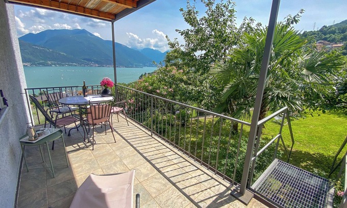 Calozzo Casa | Tre Terre Country Holiday Home with Lake View