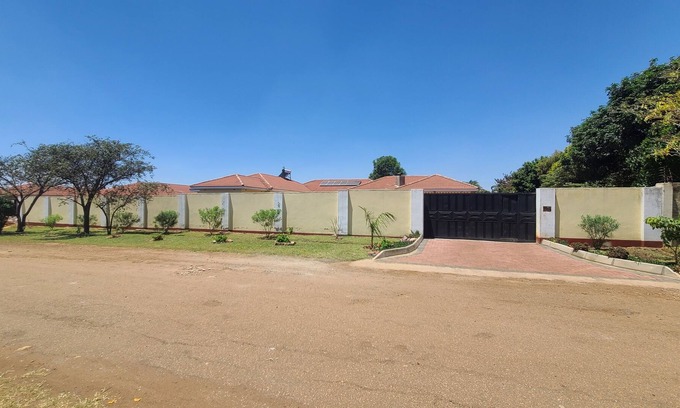 Harare Casa | Treat yourself to a unique home experience at Siyesita Guest House.