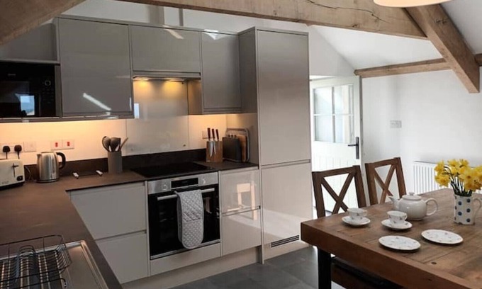 Trefasser Cabaña | Treathro Farm - Stunning Coastal Retreat