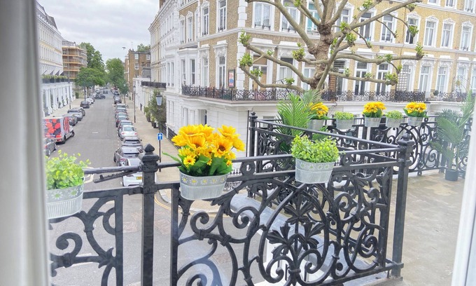 Earl's Court Hotel | Trebovir Hotel