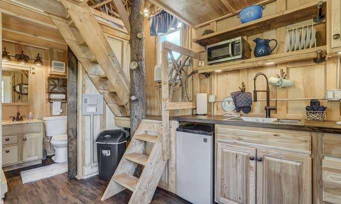 Larkspur Casa | Tree Eagles Nest