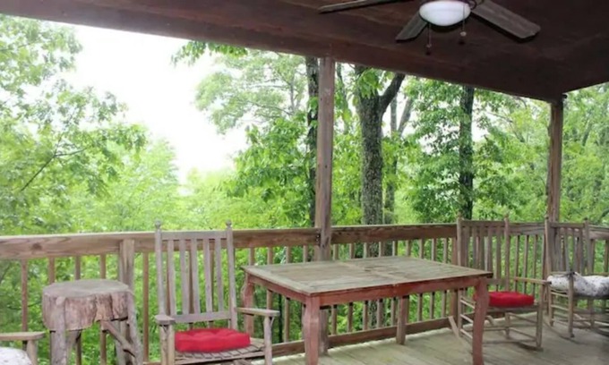 Scaly Mountain Cabina | Tree House on Chestnut