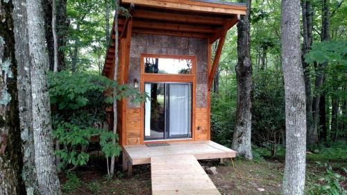 Boone Casa | Tree House-Style Luxury Cabin in the Blue Ridge Mountains, North Carolina