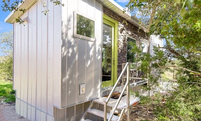 Spicewood Cabaña | Lujo Lake Travis Hill Country Cottage
