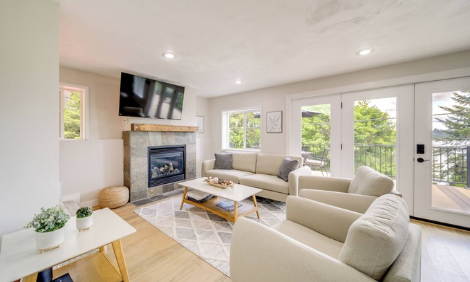Hayden View Estates Casa | Tree-Lined Hayden Home w/ Hot Tub & Lake Views!