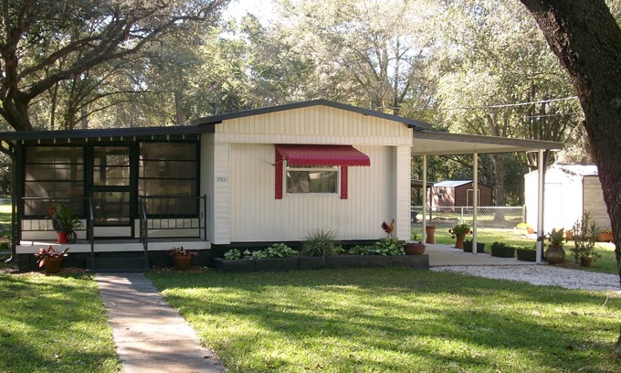 Bearss Plaza Casa | 'Tree Tops' A Florida bienvenidos, Animales domésticos bienvenidos, Alquiler