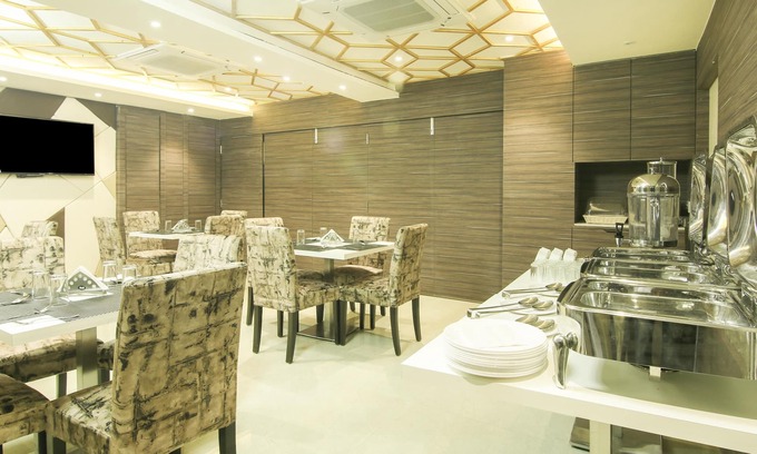 Chinar Park Hotel | Treebo Hoops - Airport