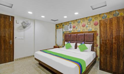 Delhi Hotel | Treebo Mona Grand