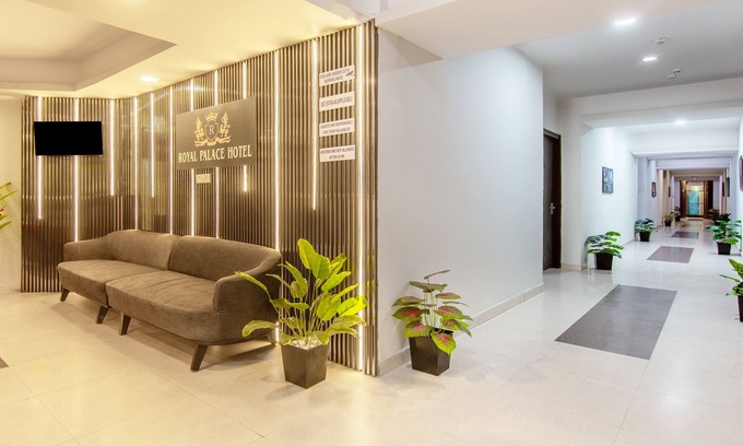 Karol Bagh Hotel | Treebo Royal Palace, New Delhi