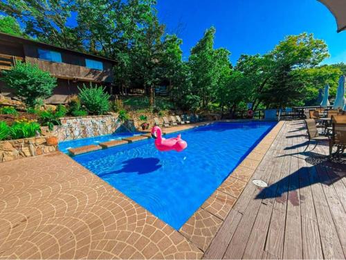 Village of Four Seasons Casa | Treehouse Treetop Village106-3bed3bapools-8pp
