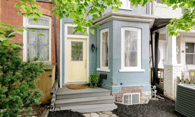 Downtown Toronto Casa | Treelined street downtown. 100 walk/transit score. Ideal for Work/Life/Family.