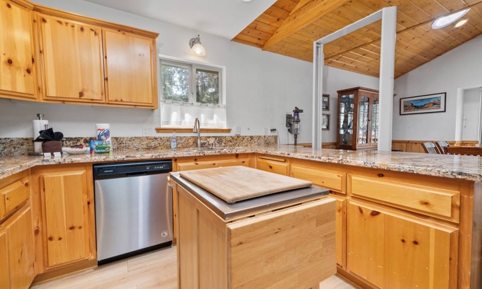 Summit Estates Cabina | Treetop Bearadise