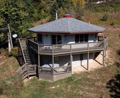 Logan Casa | Treetop - by The Chalets