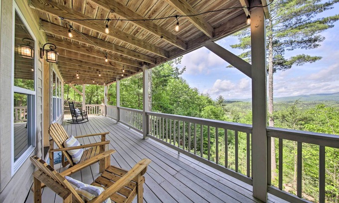 Hidden Lake Cabina | Treetop Hideout w/ Long-Range Mountain Views!