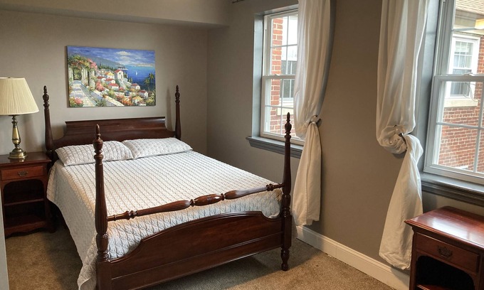 North Highland Apartamento | Treetop Rosslyn with loft - Georgetown-walkable