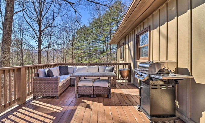 Franklin Casa | Treetop Sanctuary w/ Long-Range Mountain View