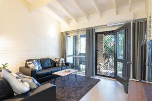 Glenelg North Apartamento | Treetops getaway with free wine