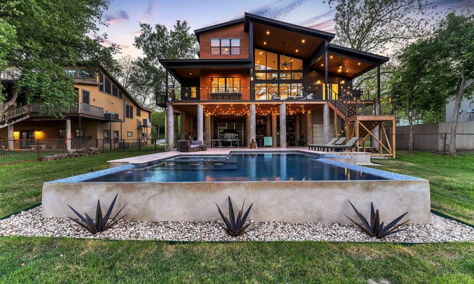 Seguin Casa | Treetops Lakeside