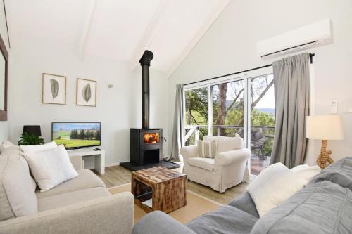 Kangaroo Valley Casa | Treetops - Three bedroom home with great views, in the village!