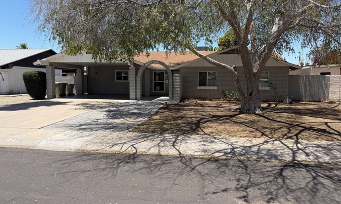 Glendale Casa | Tremendous 4-bedroom estate with AC in Glendale